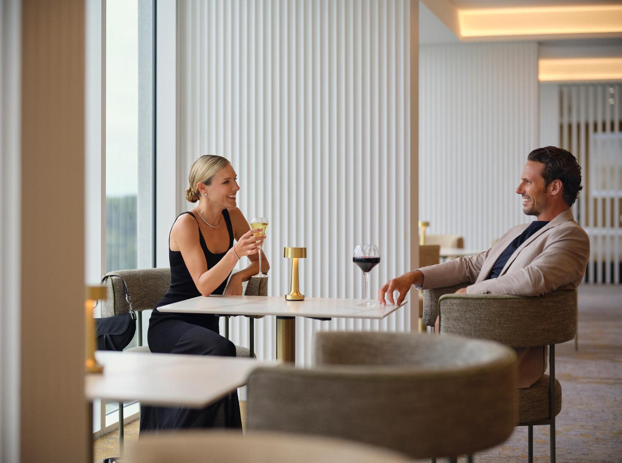 Racv Royal Pines Resort Gold Coast Benowa Экстерьер фото The lounge at the airport